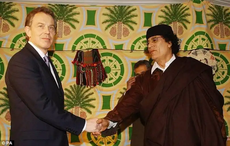 tony blair e il tiranno gheddafi