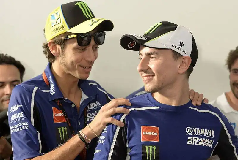 valentino rossi jorge lorenzo