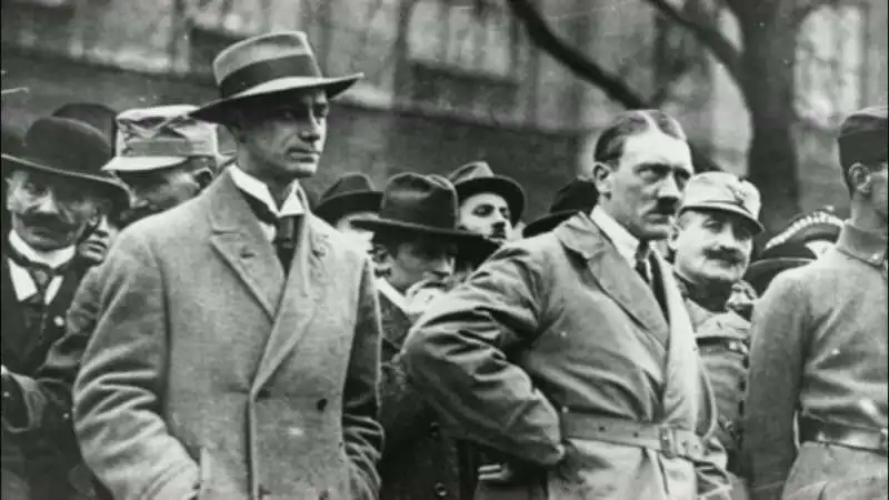 alfred rosenberg e hitler