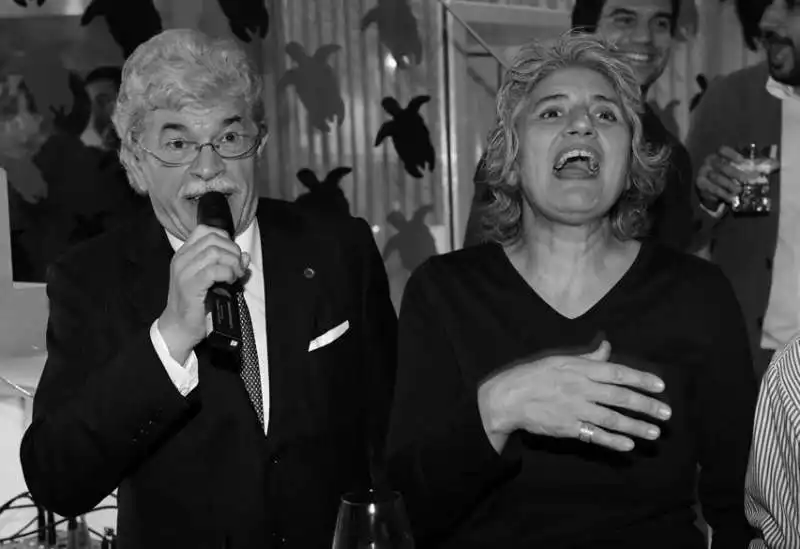 antonio razzi canta con paola concia (2)