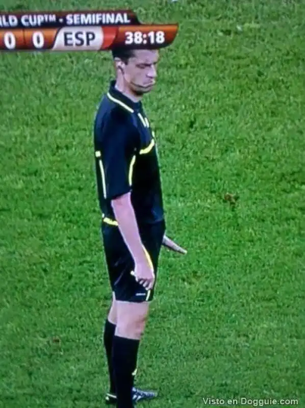 arbitro in fallo