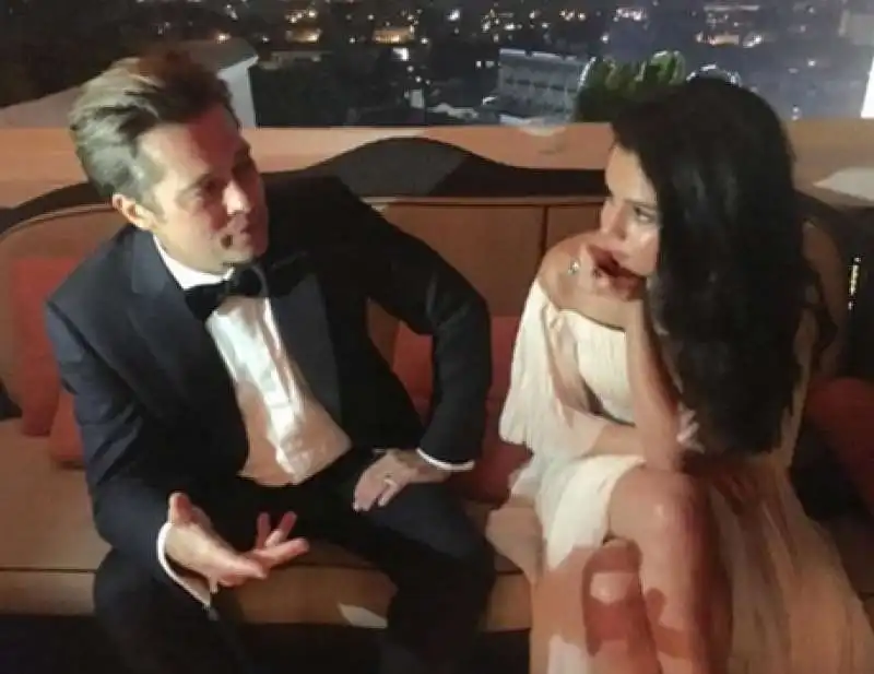 BRAD PITT E SELENA GOMEZ