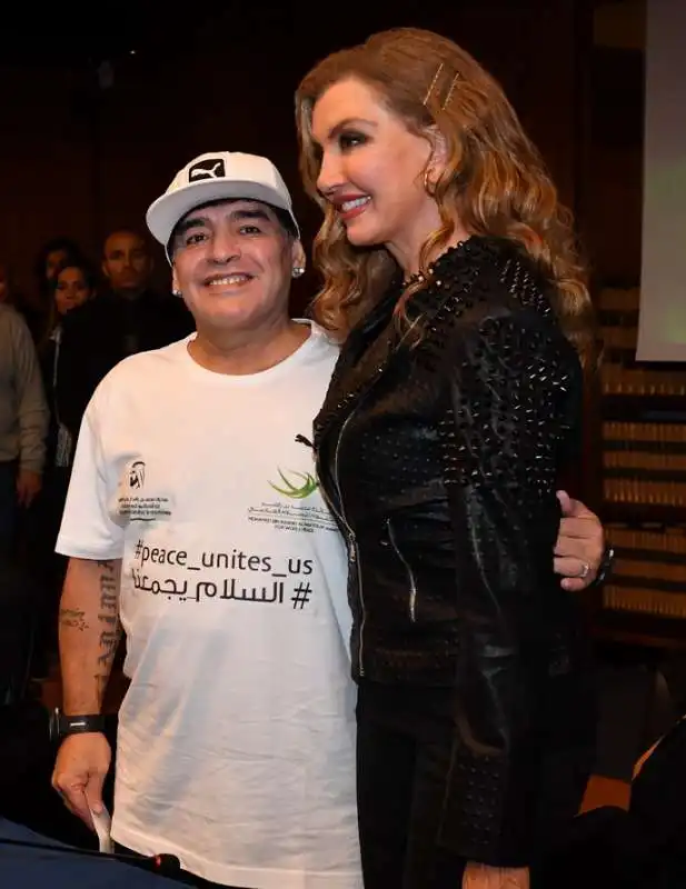 diego armando maradona con milly carlucci (2)