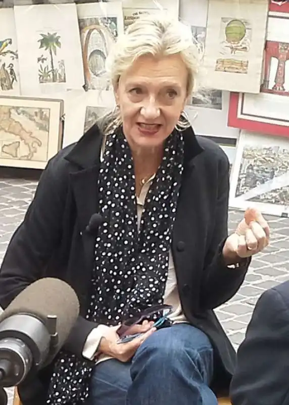 ELIZABETH STROUT 