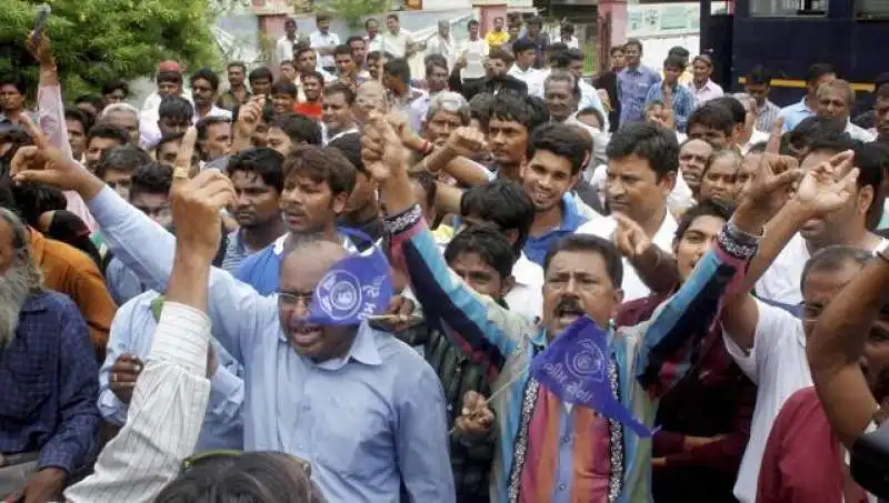 LA PROTESTA DEI PARIA DALIT IN INDIA 