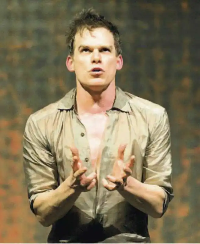 MICHAEL C.HALL