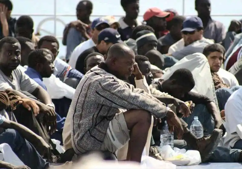 MIGRANTI GENOVA 2