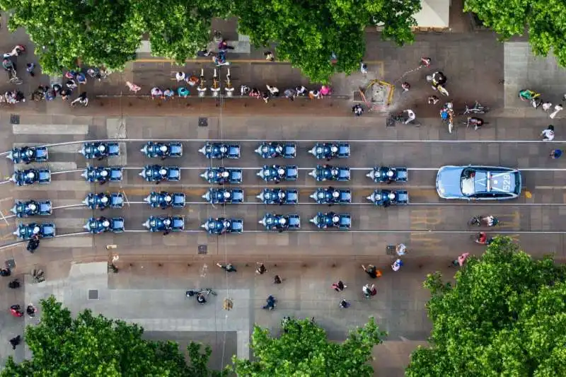 milano   polizia stradale al termine del giro d'italia 2015