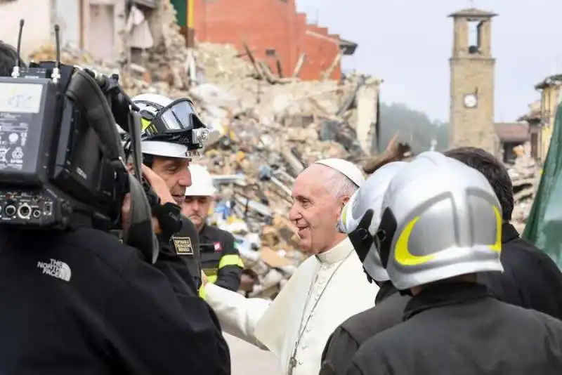 papa bergoglio ad amatrice 5