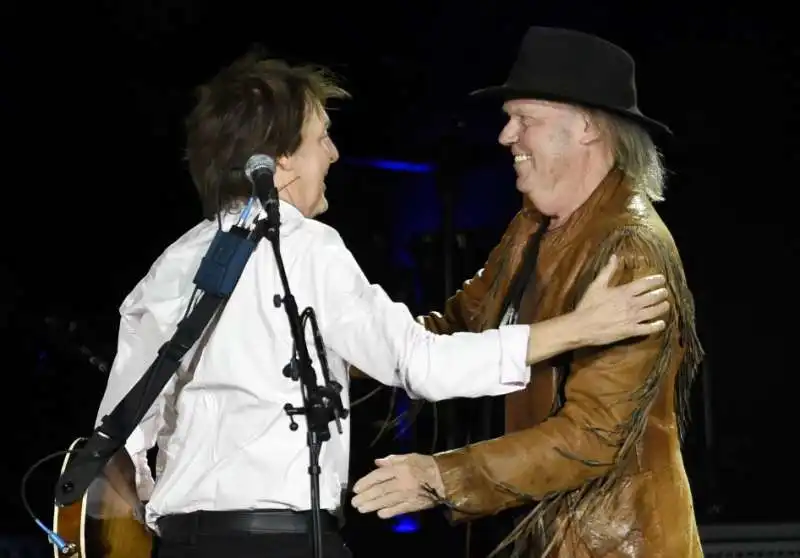 PAUL McCARTNEY NEIL YOUNG 4