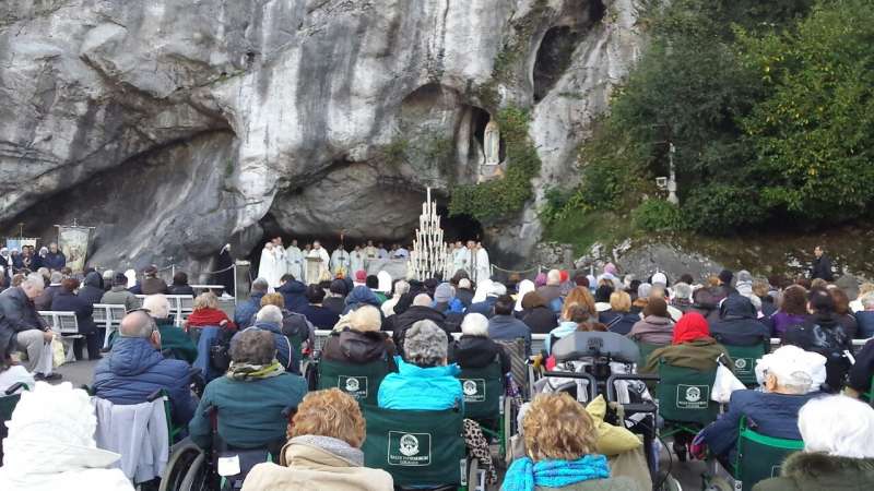 PELLEGRINI A LOURDES