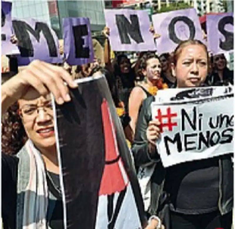 PROTESTE DONNE AMERICA LATINA