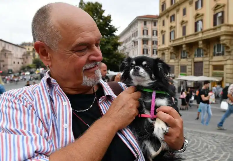 roberto perini con il suo cuoricina trans