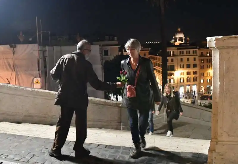 venditori di rose a trinita dei monti (2)