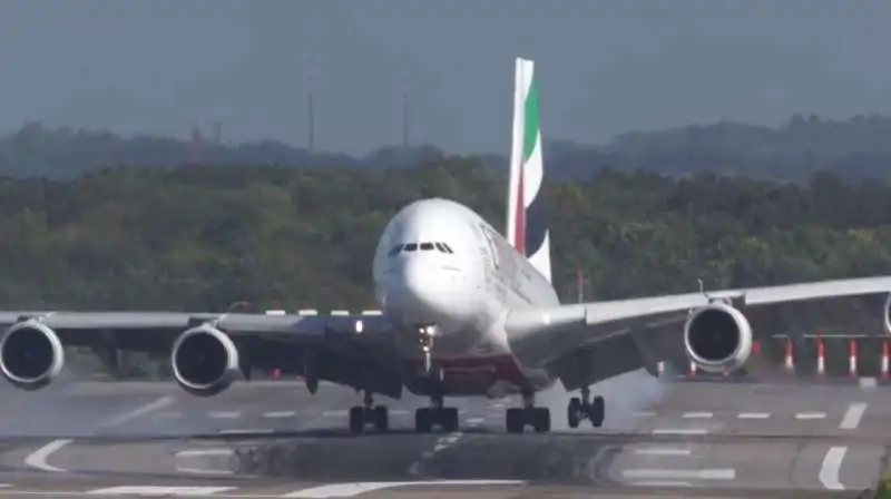 airbus a380 emirates