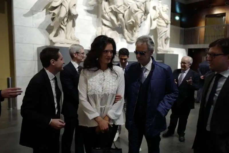 andrea bocelli con la moglie