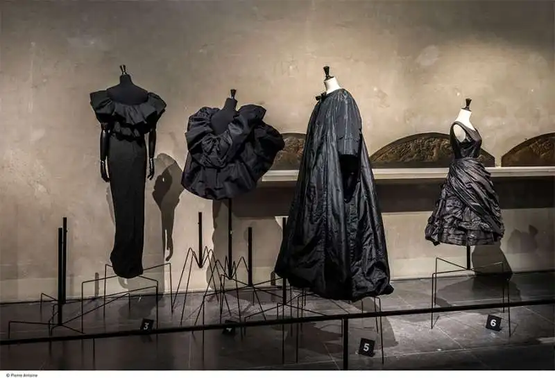 balenciaga l uvre au noir al musee bourdel di parigi