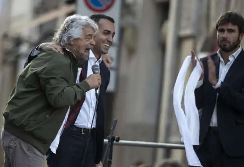 beppe grillo luigi di maio alessandro di battista contro la legge elettorale