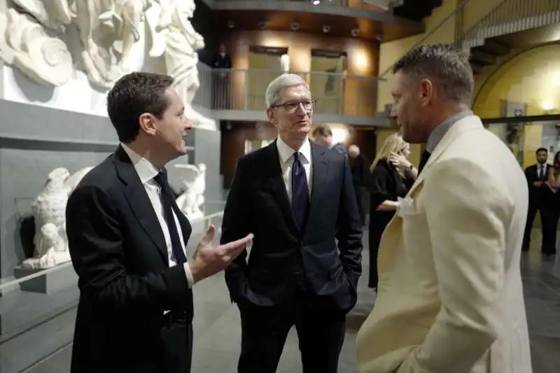 ceccherini   tim cook   lapo elkann 