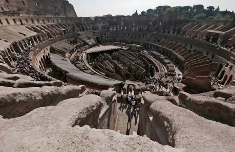 COLOSSEO RIAPRE L ATTICO