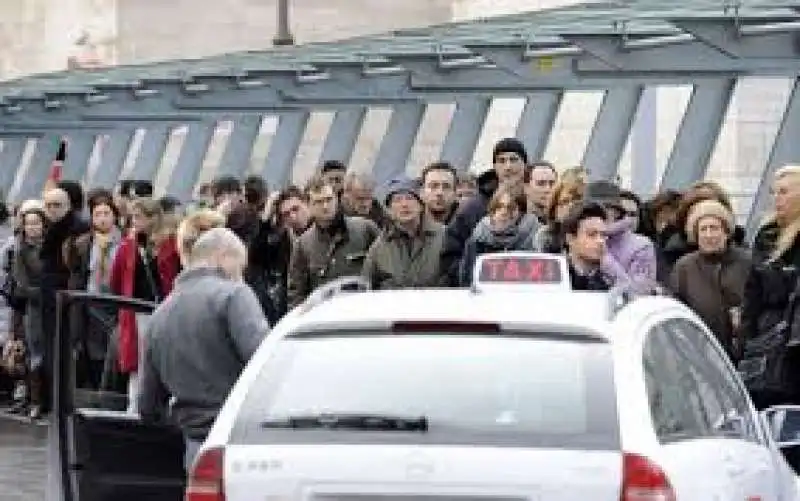 file ai taxi termini via marsala