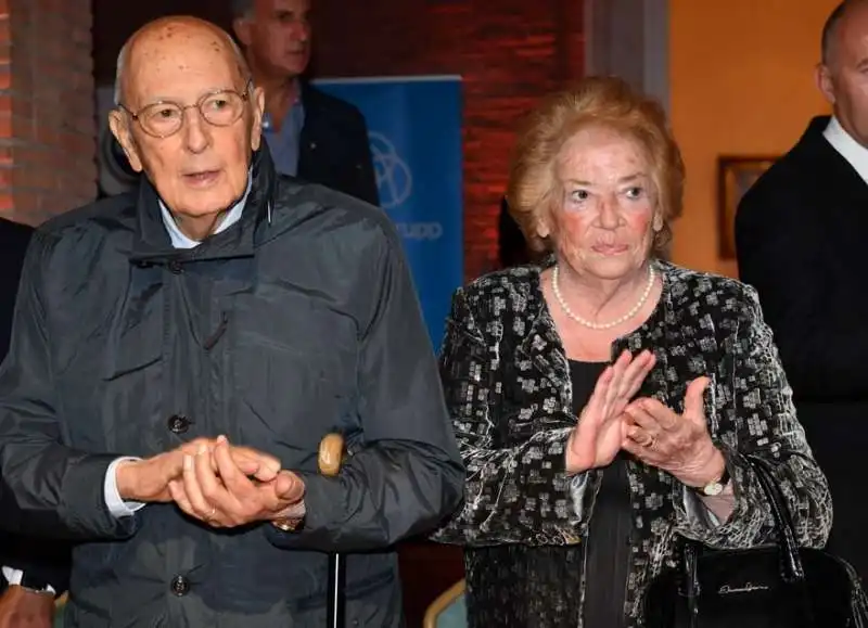 giorgio napolitano con la moglie clio (2)