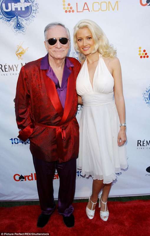 holly madison e hugh hefner copia