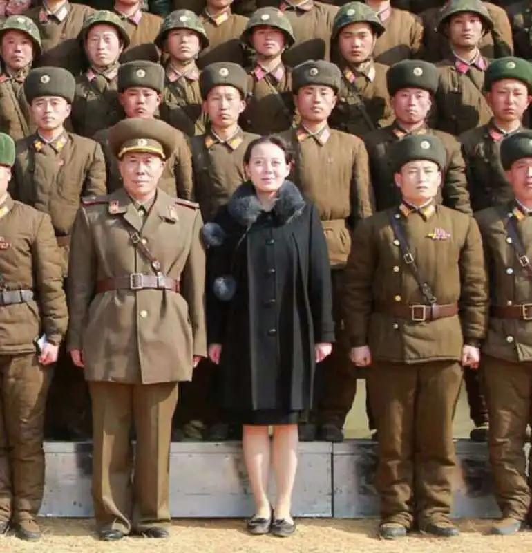 KIM YO JONG   