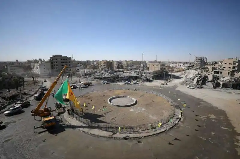 piazza al naim a raqqa