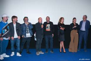 presentazione del film ammore e malavita 8