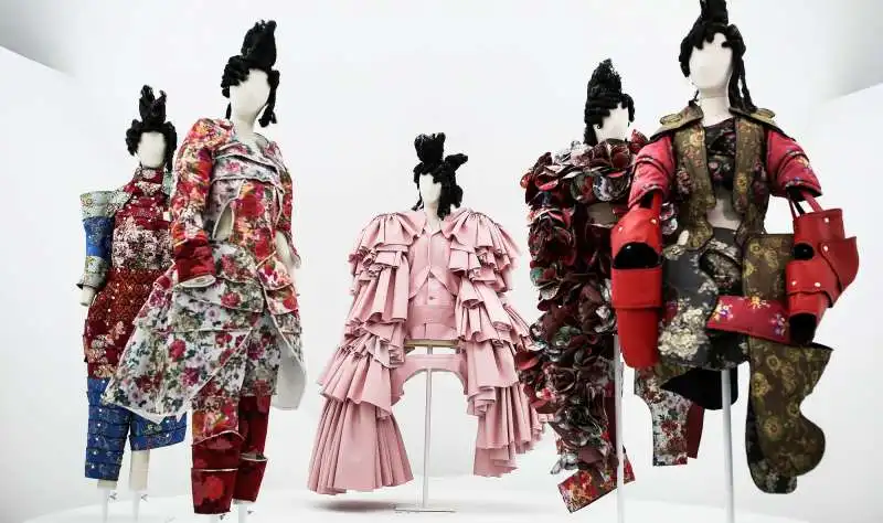 rei kawakubo art of the in between al metropolitan museum of art di new york 2