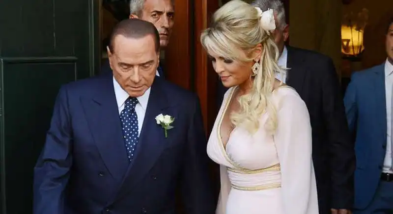 silvio berlusconi al matrimonio della sorella di francesca pascale 7