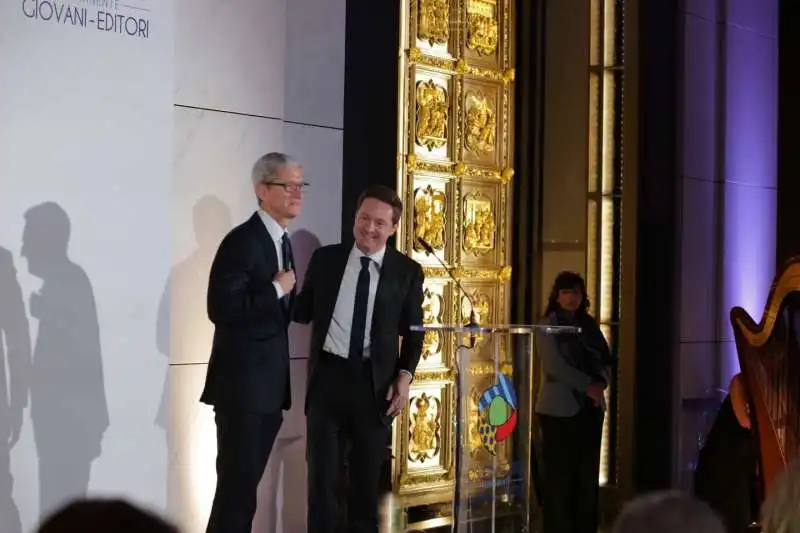 tim cook e andrea ceccherini