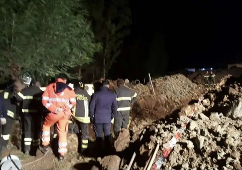 4 morti per una frana a isola capo rizzuto   crotone 4