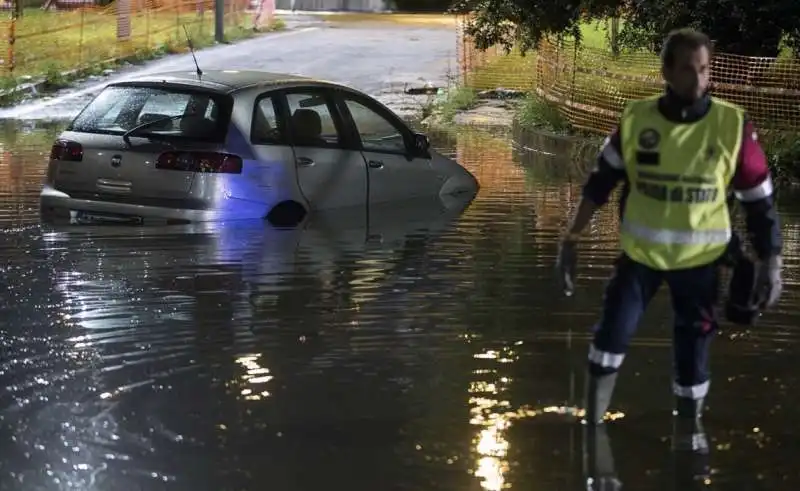 allagamenti e grandine a roma 16