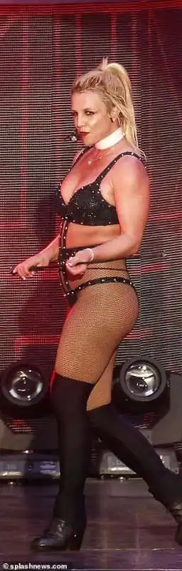 britney spears in lingerie durante un concerto in texas 11