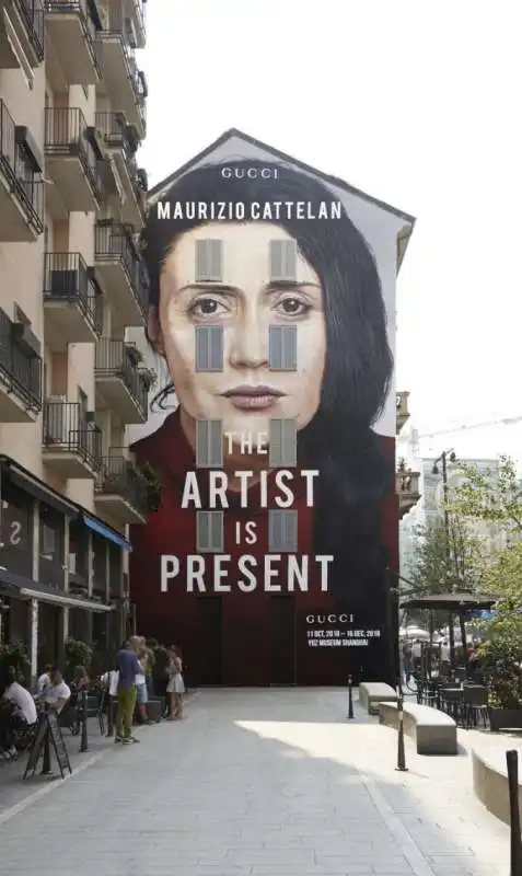 i murales di cattelan con marina abramovic 3