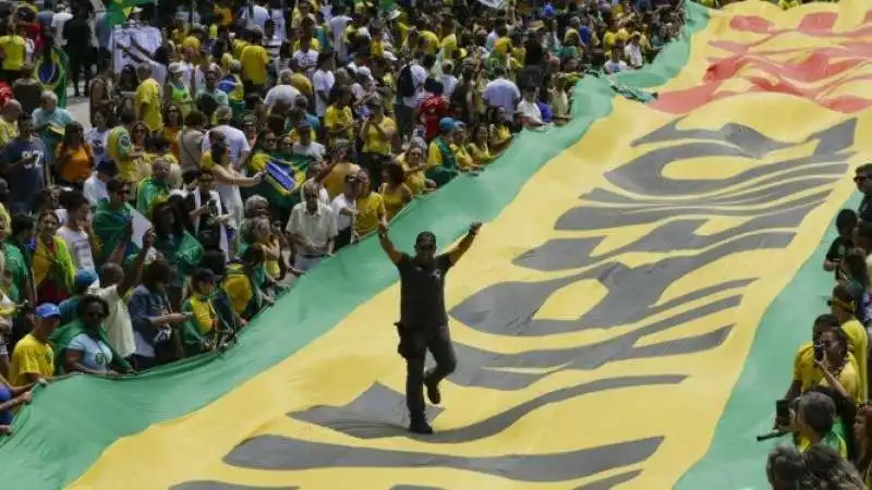 manifestazione  pro bolsonaro a rio de janeiro