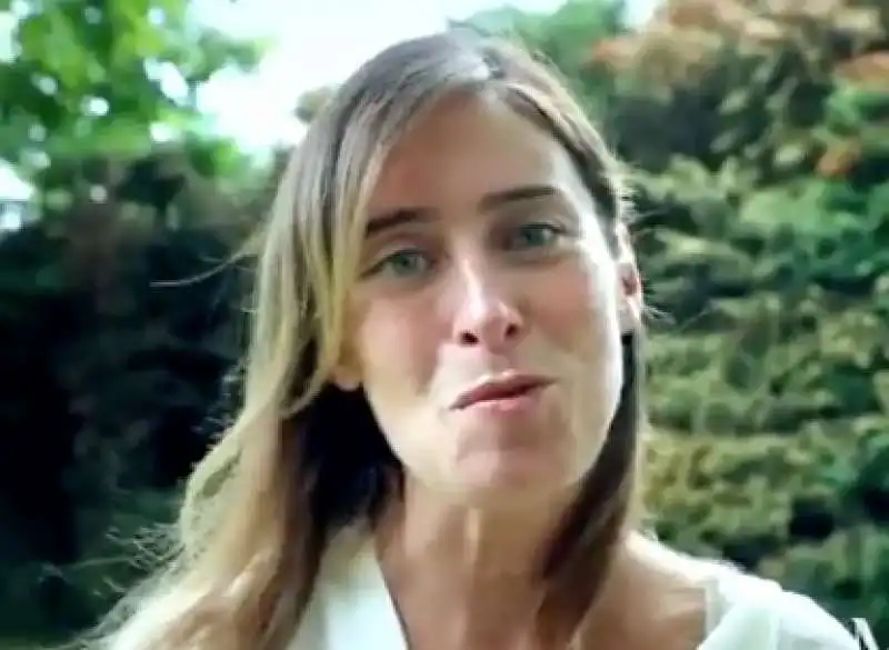 MARIA ELENA BOSCHI NEL VIDEO SPOT PER MAXIM