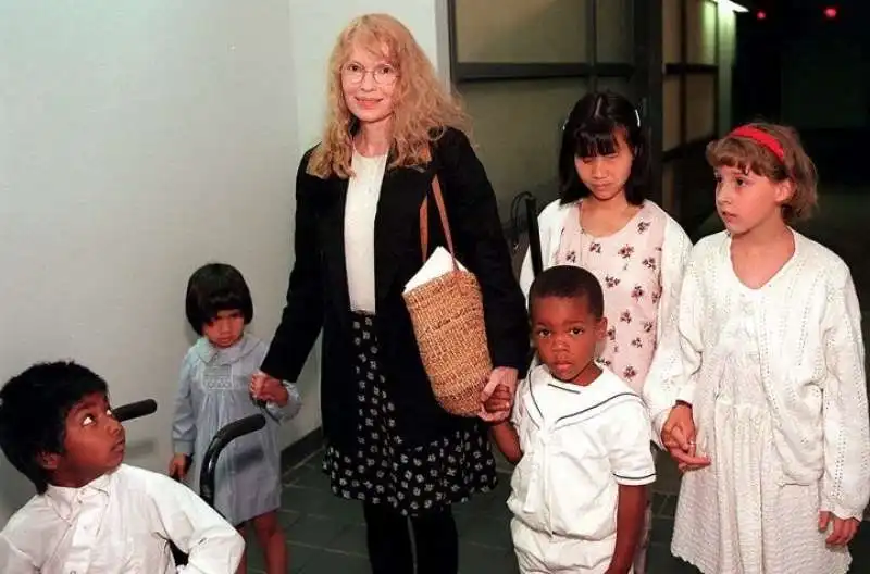 mia farrow e i figli 14