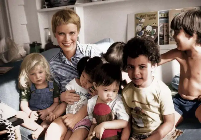 mia farrow e i figli 4