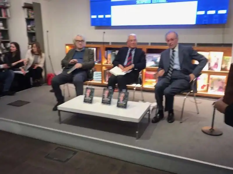 presentazione del libro di vittorio feltri a milano 5