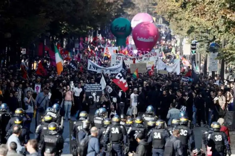 proteste contro macron 1