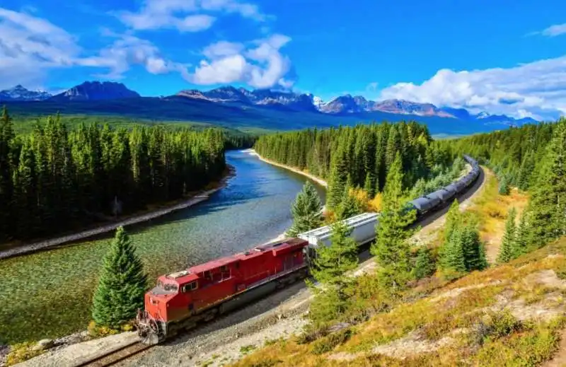 rocky mountaineer 