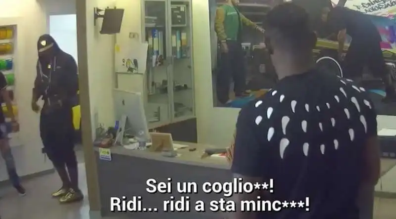 scherzo di balotelli al fratello 1