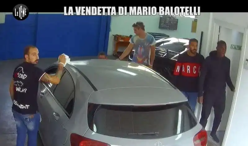 scherzo di balotelli al fratello 10