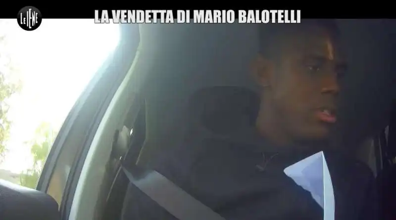 scherzo di balotelli al fratello 17