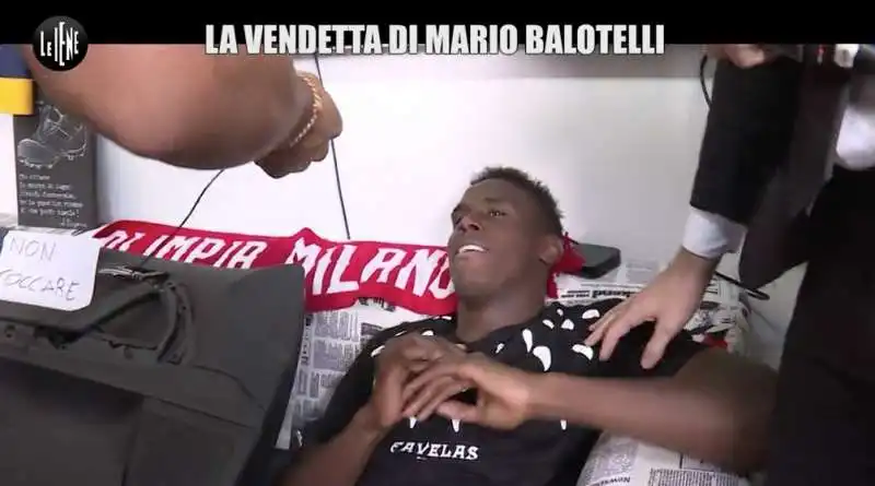 scherzo di balotelli al fratello 8