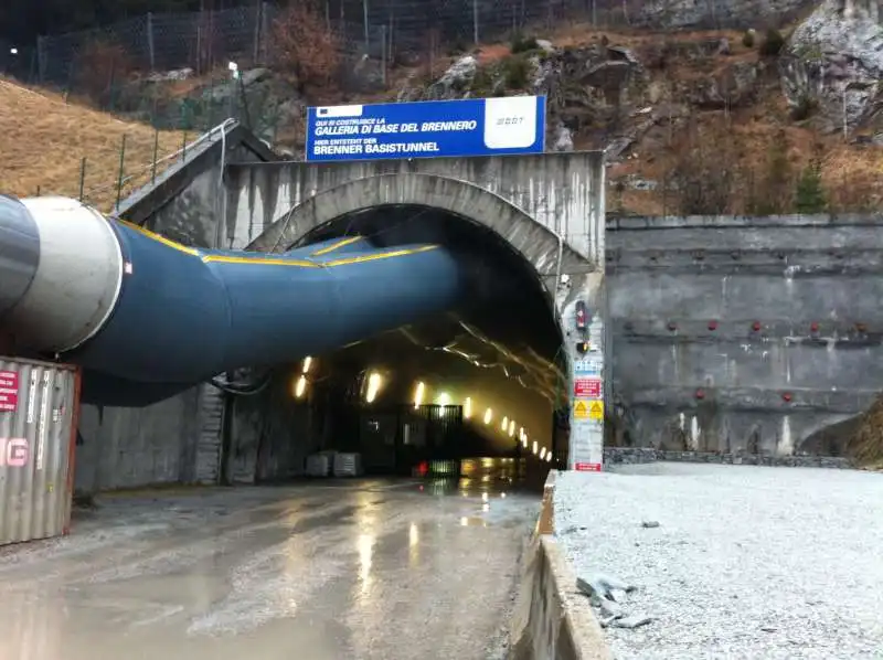 TUNNEL BRENNERO