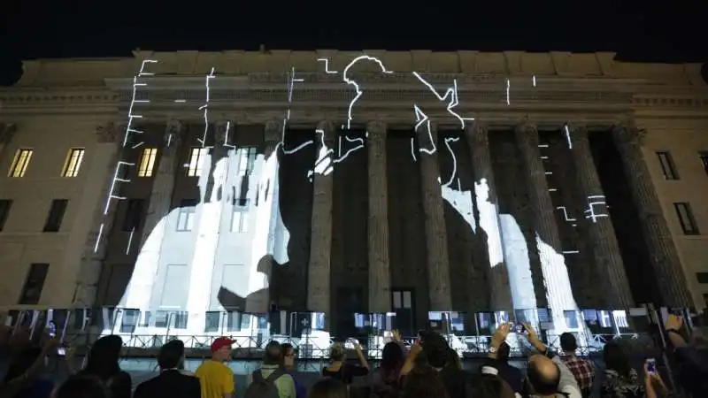 videomapping piazza di pietra 2